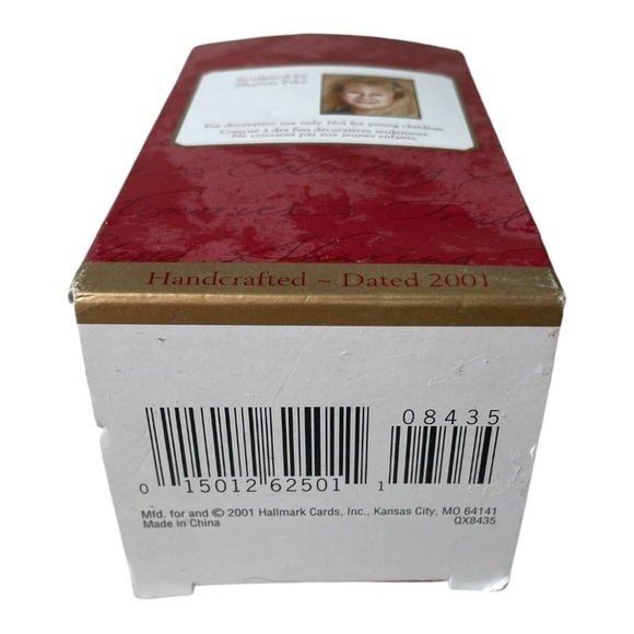 NWT Hallmark Keepsake 2001 Granddaughter Bear Christmas Ornament - Picture 2 of 3